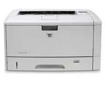نمای جلوی پرینتر A3 اچ پی مدل HP LaserJet 5200 استوک اروپا